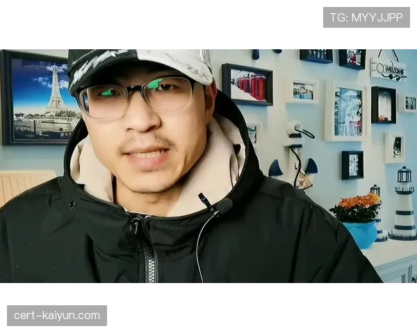 特写：雷恩队草根球迷博主凭借独特解说风格，获官方转播机构签约。